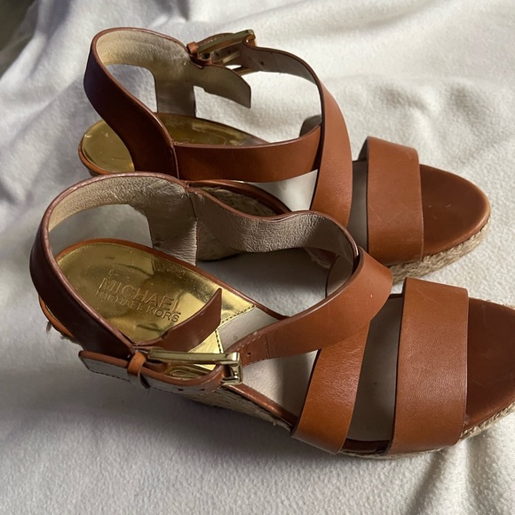 Michael Kors Women’s Platform Leather Sandals in like new condition - Picture 5 of 7